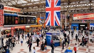 A Walk Through The London Victoria Station London England [upl. by Aiyram]